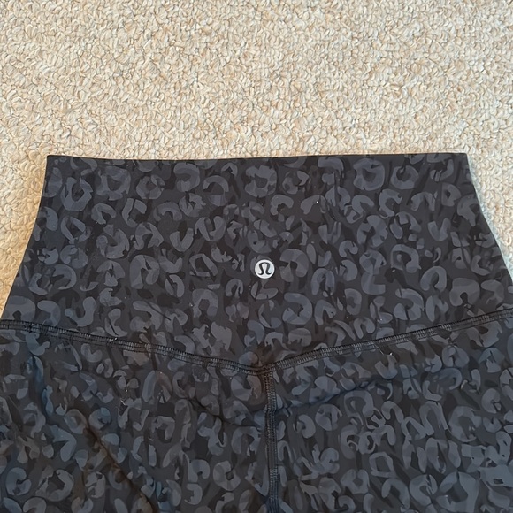 Women’s Lululemon leggings - Picture 3 of 3